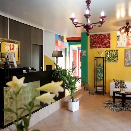 Отель Art Мирано