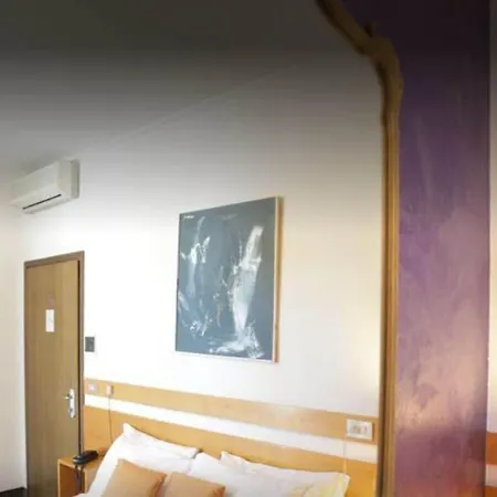 Art Hotel 3*